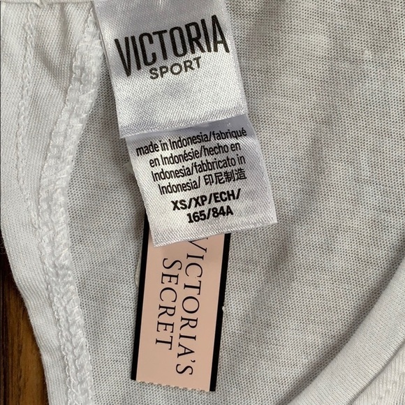 Victoria’s Secret Workout Top - Picture 7 of 8